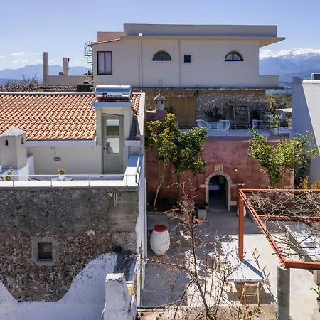 Tholos Nyaraló *